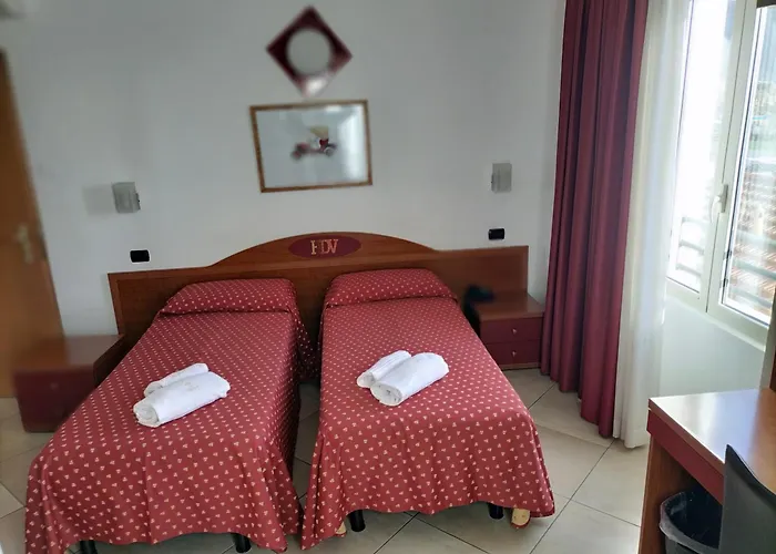 Della Volta Готель 3*